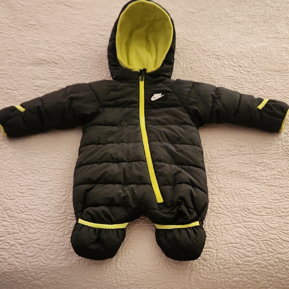 Nike Kids Black and Neon Yellow Hooded Footie